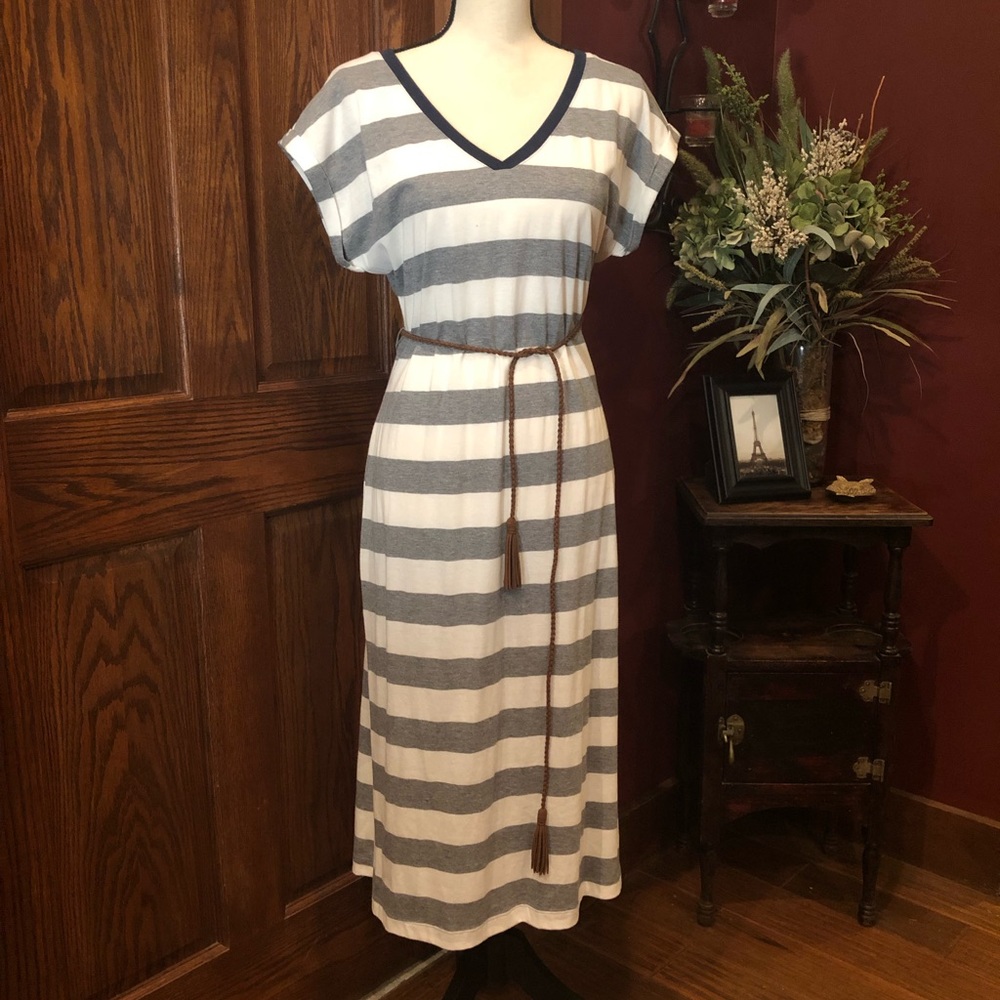 V neck T-shirt Dress w/ Leather Braided Belt